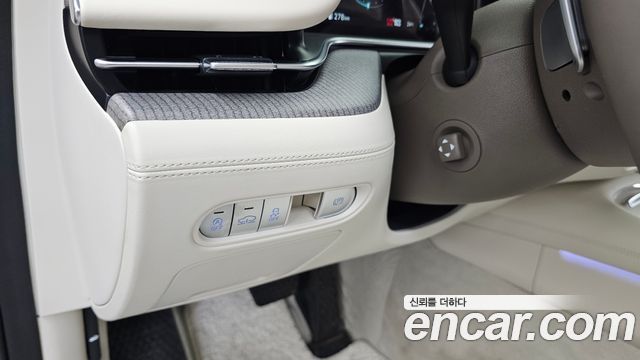 Genesis G90 2022 — photo 26