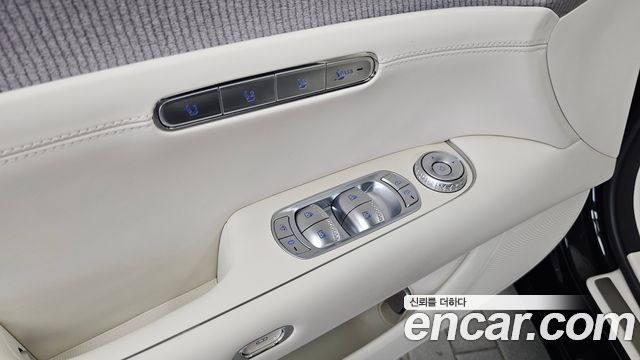 Genesis G90 2022 — photo 28