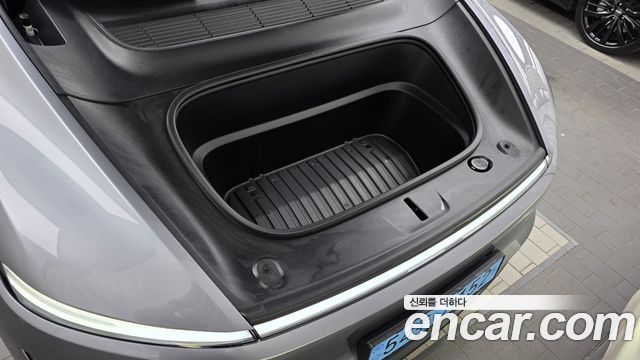 Tesla Model Y 2026 — photo 6