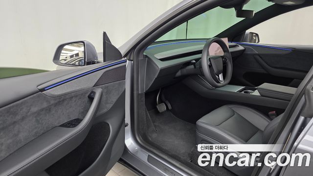 Tesla Model Y 2026 — photo 13