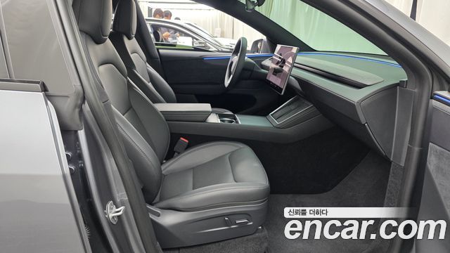 Tesla Model Y 2026 — photo 16