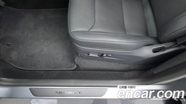 Tesla Model Y 2026 — photo 31