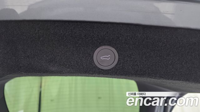 Tesla Model Y 2026 — photo 32