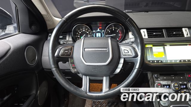Land Rover Range Rover Evoque 2018 — photo 19