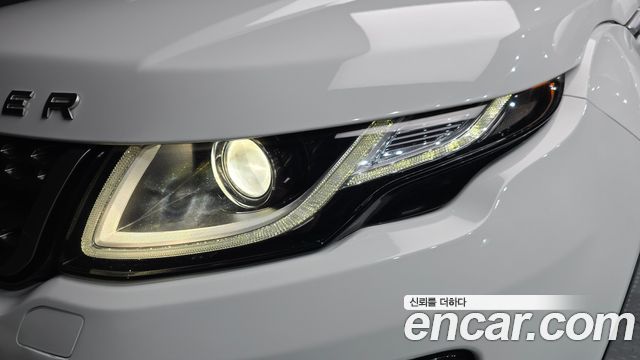 Land Rover Range Rover Evoque 2018 — photo 8