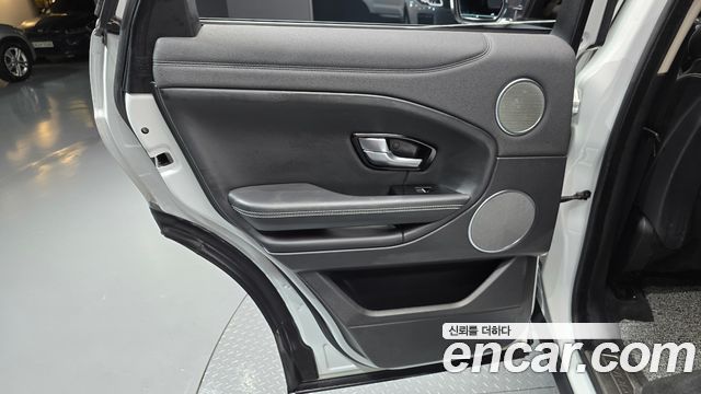 Land Rover Range Rover Evoque 2018 — photo 15