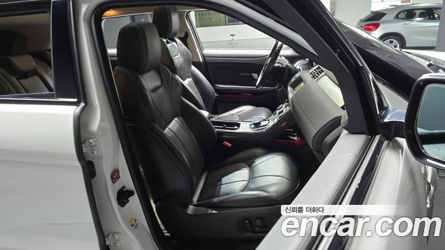 Land Rover Range Rover Evoque 2018 — photo 16