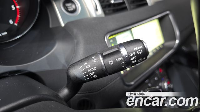 Land Rover Range Rover Evoque 2018 — photo 28