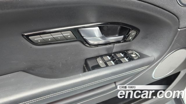 Land Rover Range Rover Evoque 2018 — photo 29