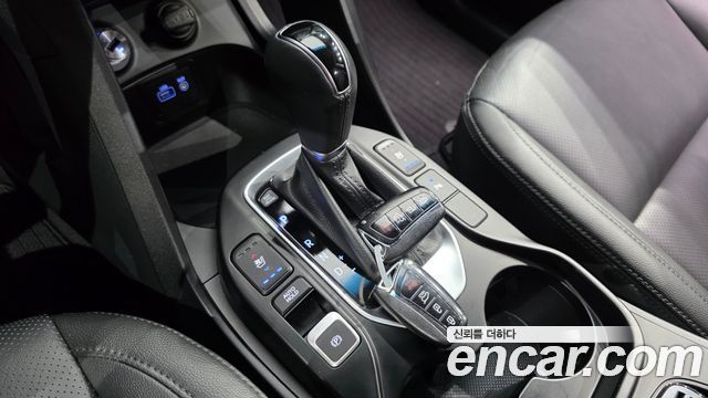 Hyundai Santafe 2018 — photo 12