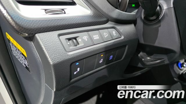 Hyundai Santafe 2018 — photo 18