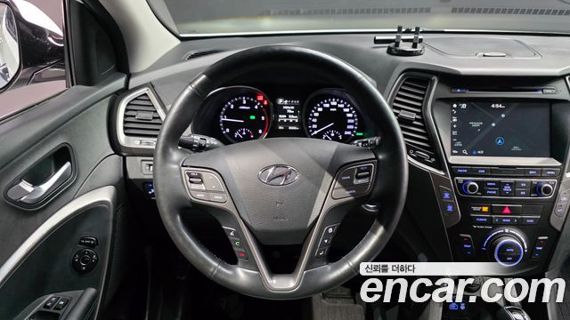 Hyundai Santafe 2018 — photo 19