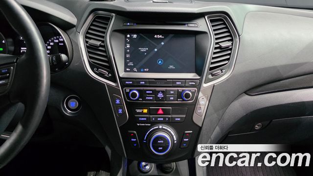 Hyundai Santafe 2018 — photo 23