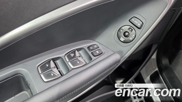 Hyundai Santafe 2018 — photo 25