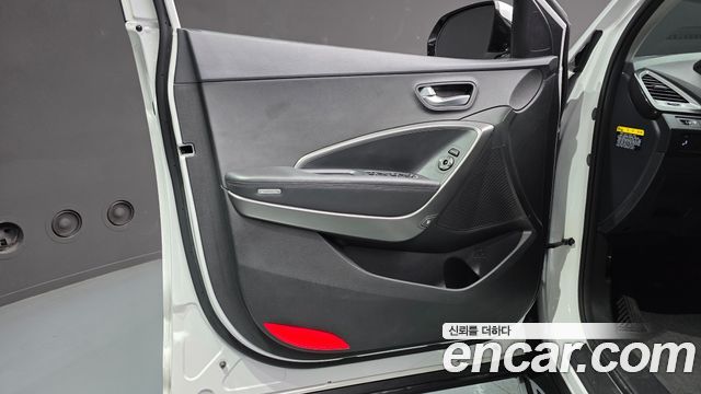 Hyundai Santafe 2018 — photo 14