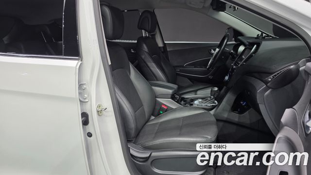 Hyundai Santafe 2018 — photo 16