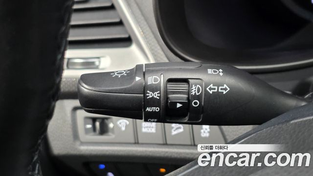 Hyundai Santafe 2018 — photo 28
