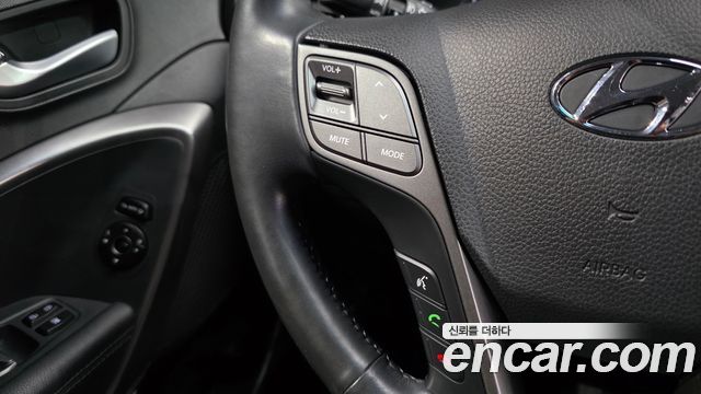 Hyundai Santafe 2018 — photo 30