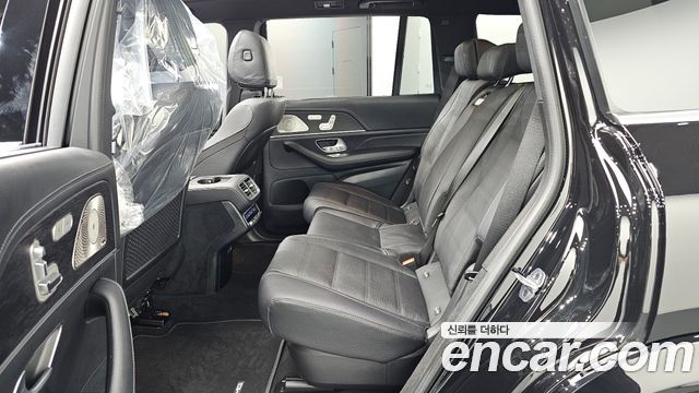 Mercedes-Benz GLS-Class 2025 — photo 11