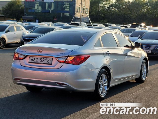 Hyundai Sonata 2012 — photo 6