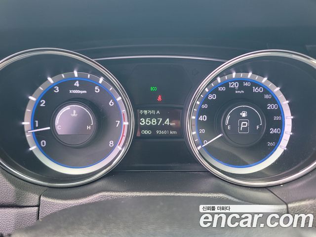 Hyundai Sonata 2012 — photo 10