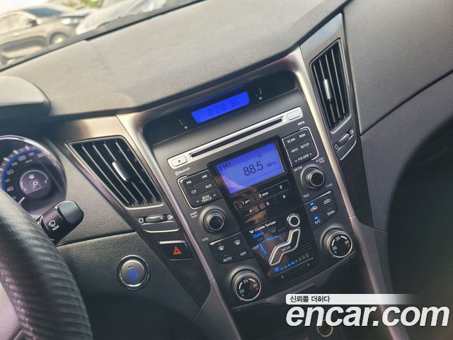 Hyundai Sonata 2012 — photo 13