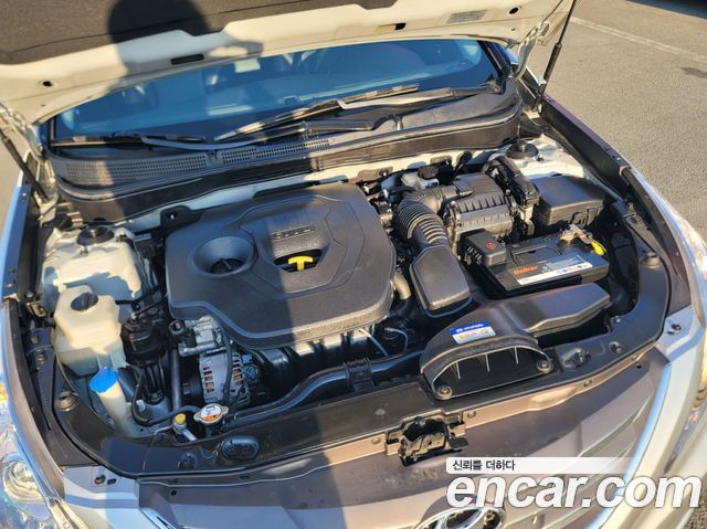 Hyundai Sonata 2012 — photo 18