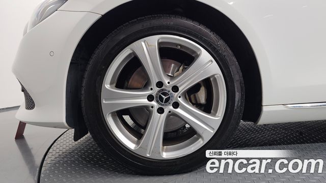 Mercedes-Benz E-Class 2018 — photo 5