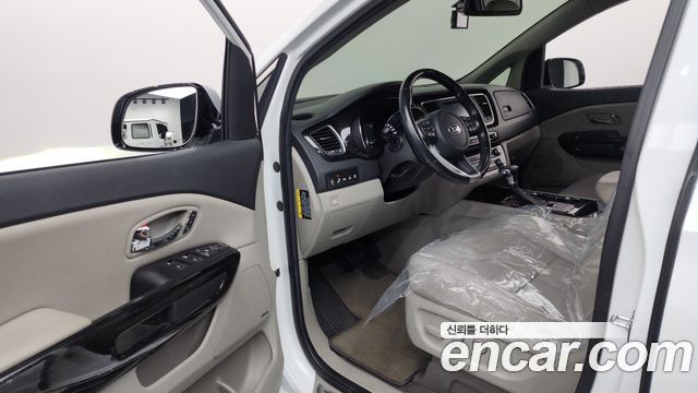 Kia Canival 2019 — photo 13