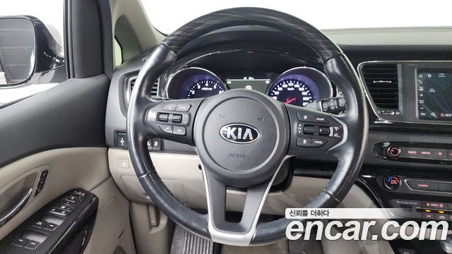 Kia Canival 2019 — photo 19