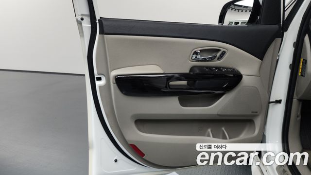 Kia Canival 2019 — photo 14