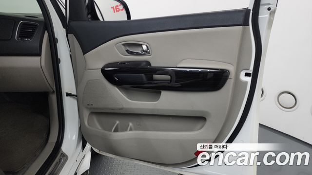 Kia Canival 2019 — photo 15