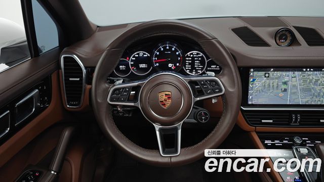 Porsche Cayenne 2020 — photo 13
