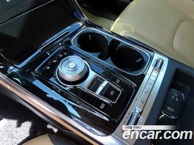 Kia Canival 2021 — photo 11