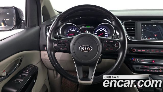 Kia Canival 2019 — photo 13