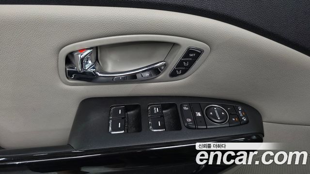 Kia Canival 2019 — photo 14