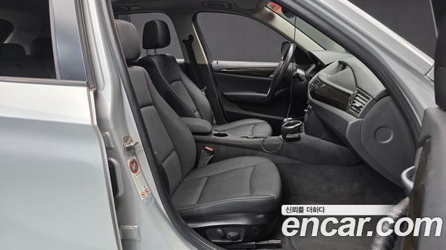 BMW X1 2012 — photo 11