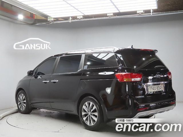 Kia Canival 2018 — photo 2