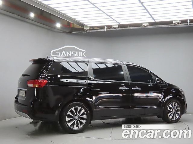 Kia Canival 2018 — photo 4