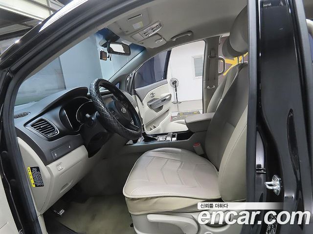 Kia Canival 2018 — photo 14