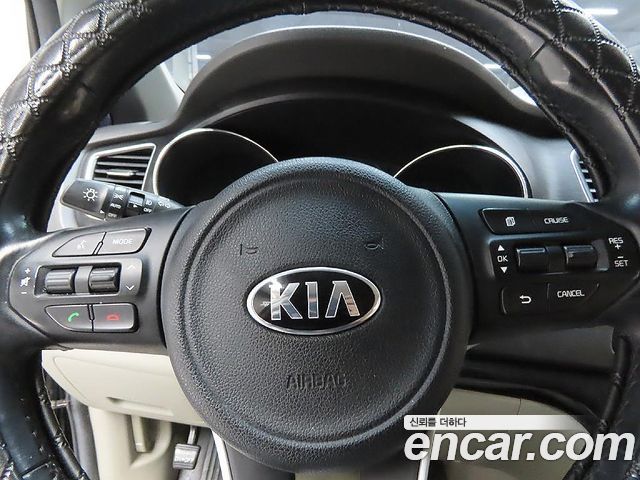Kia Canival 2018 — photo 15