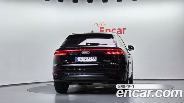 Audi Q8 2023 — photo 4