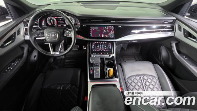 Audi Q8 2023 — photo 10