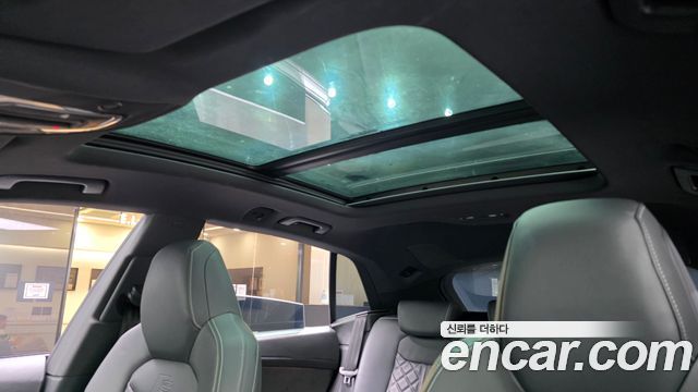 Audi Q8 2023 — photo 24