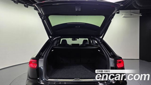 Audi Q8 2023 — photo 26