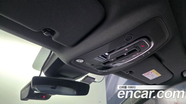 Audi Q8 2023 — photo 29