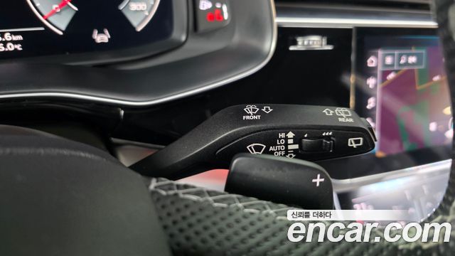 Audi Q8 2023 — photo 38