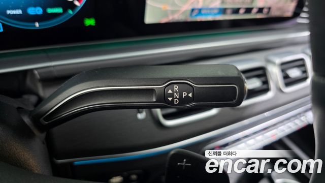 Mercedes-Benz GLE-Class 2023 — photo 12
