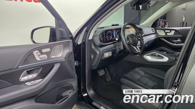 Mercedes-Benz GLE-Class 2023 — photo 13
