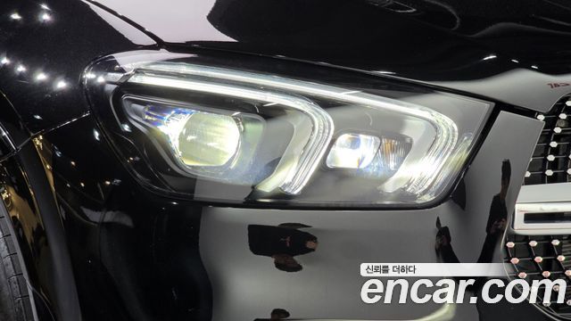 Mercedes-Benz GLE-Class 2023 — photo 8